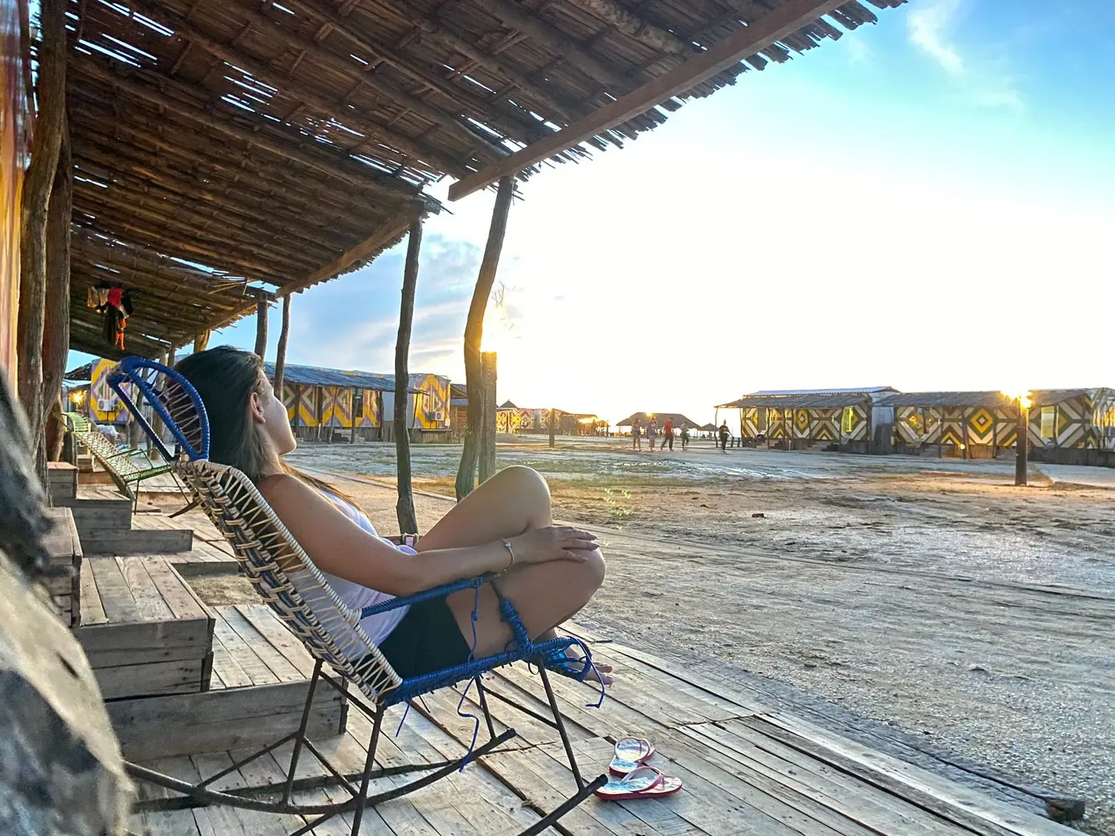 Atardecer en el desierto del Cabo de la Vela junto al mar en La Guajira - Olas Travel